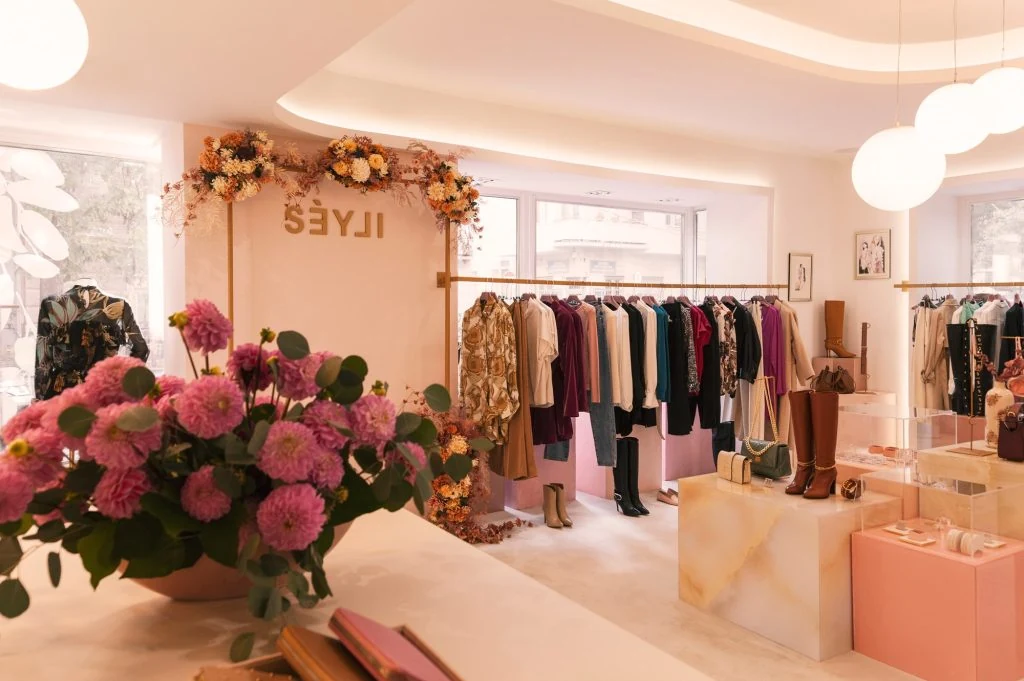 A SÉYLI rózsaszín budapesti Boutique-jának enteriőrje